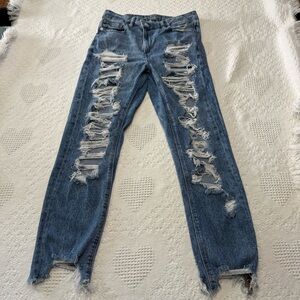 American Eagle Distressed Highest Rise Mom Jeans (8)